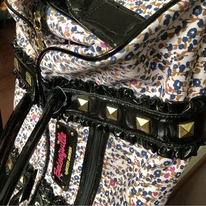 Betseyville Floral Print Ruffle Detail Roller Weekender Duffle Bag